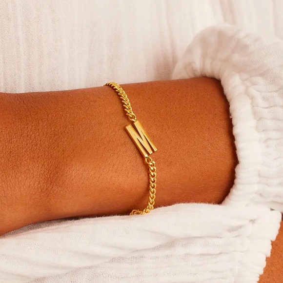 Brand New Gold Gorjana Wilder Alphabet M Bracelet - Picture 2 of 4